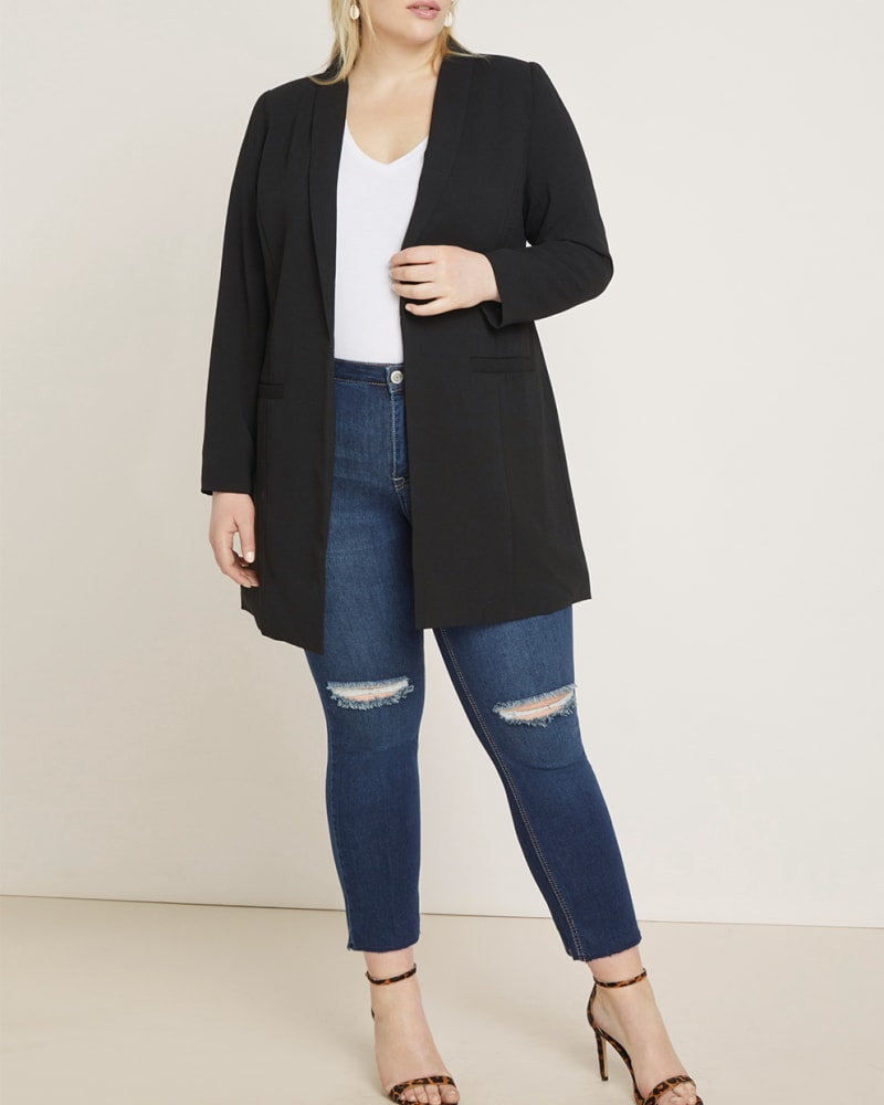 Front of a model wearing a size 14 Ally Long Tailored Blazer in Totally Black by ELOQUII. | dia_product_style_image_id:197826